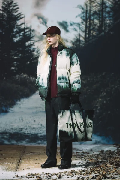 Look 12